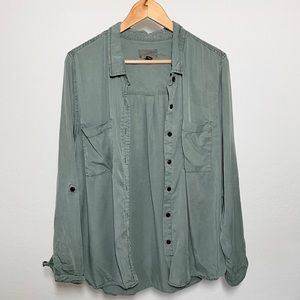 Green button down long sleeve shirt